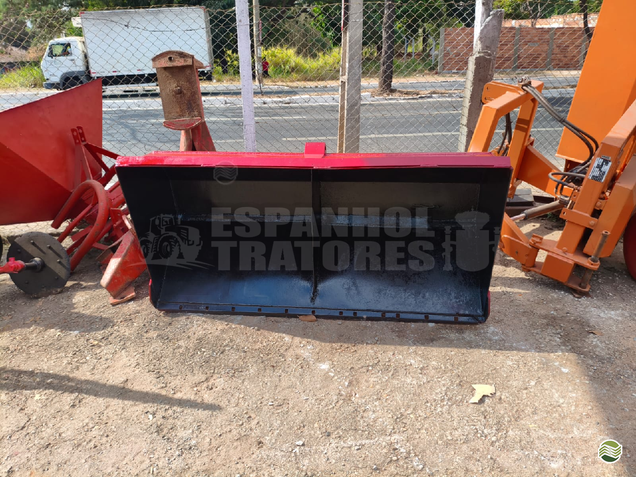 IMPLEMENTOS AGRICOLAS CONCHA FRONTAL Espanhol Tratores GOIANIA GOIAS GO